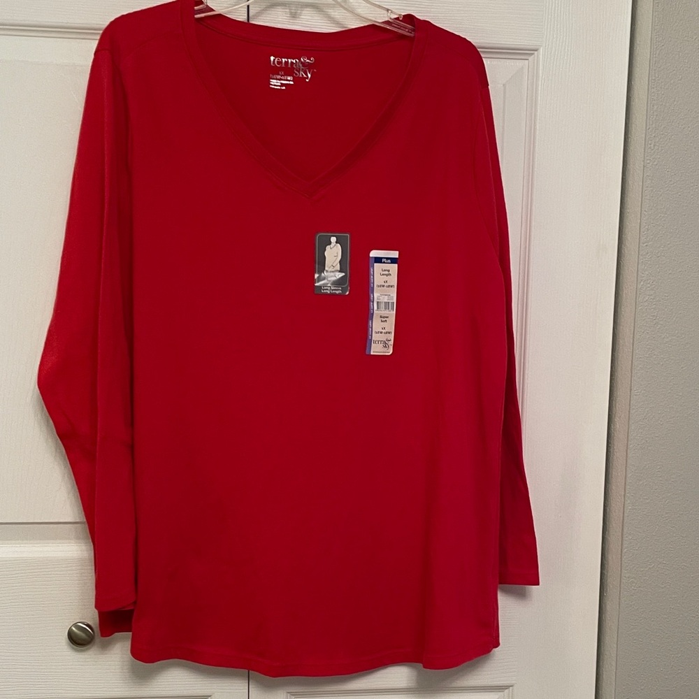 NWT terra & sky Red Long Sleeve & Long Length V Neckline Tee Top 1X (16W-18W) - Picture 1 of 10